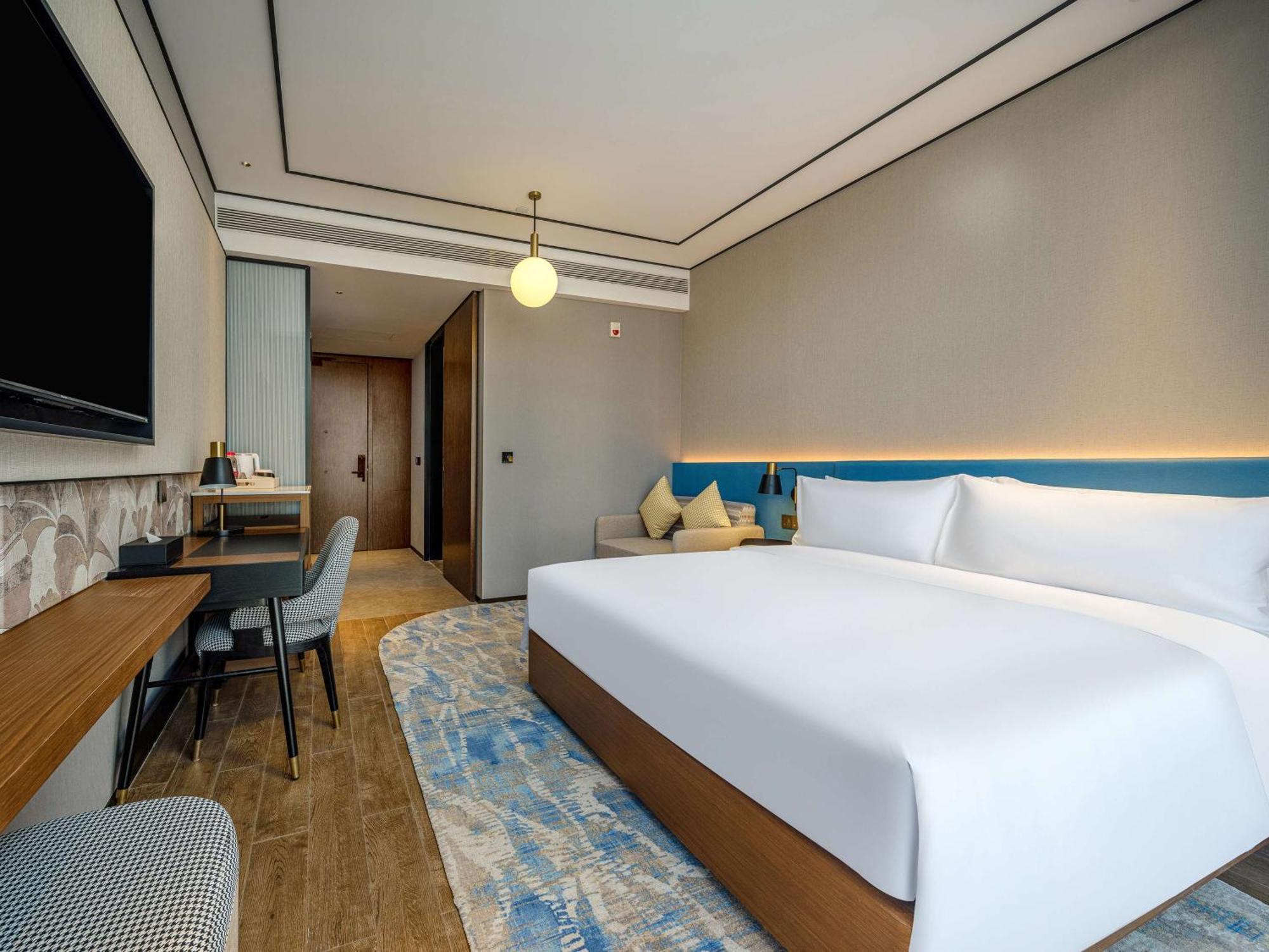 Hilton Garden Inn Beijing Guomao Экстерьер фото