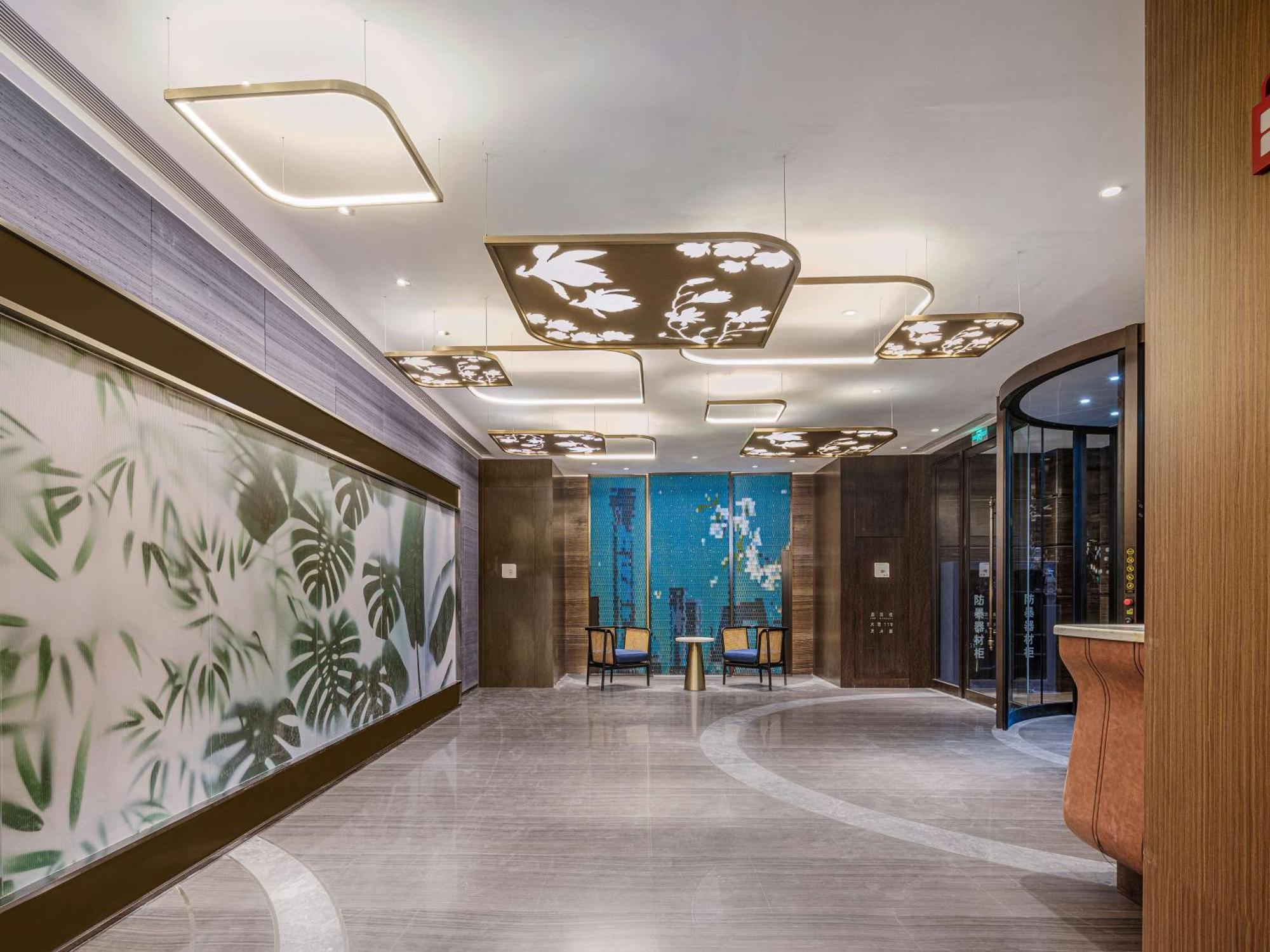 Hilton Garden Inn Beijing Guomao Экстерьер фото