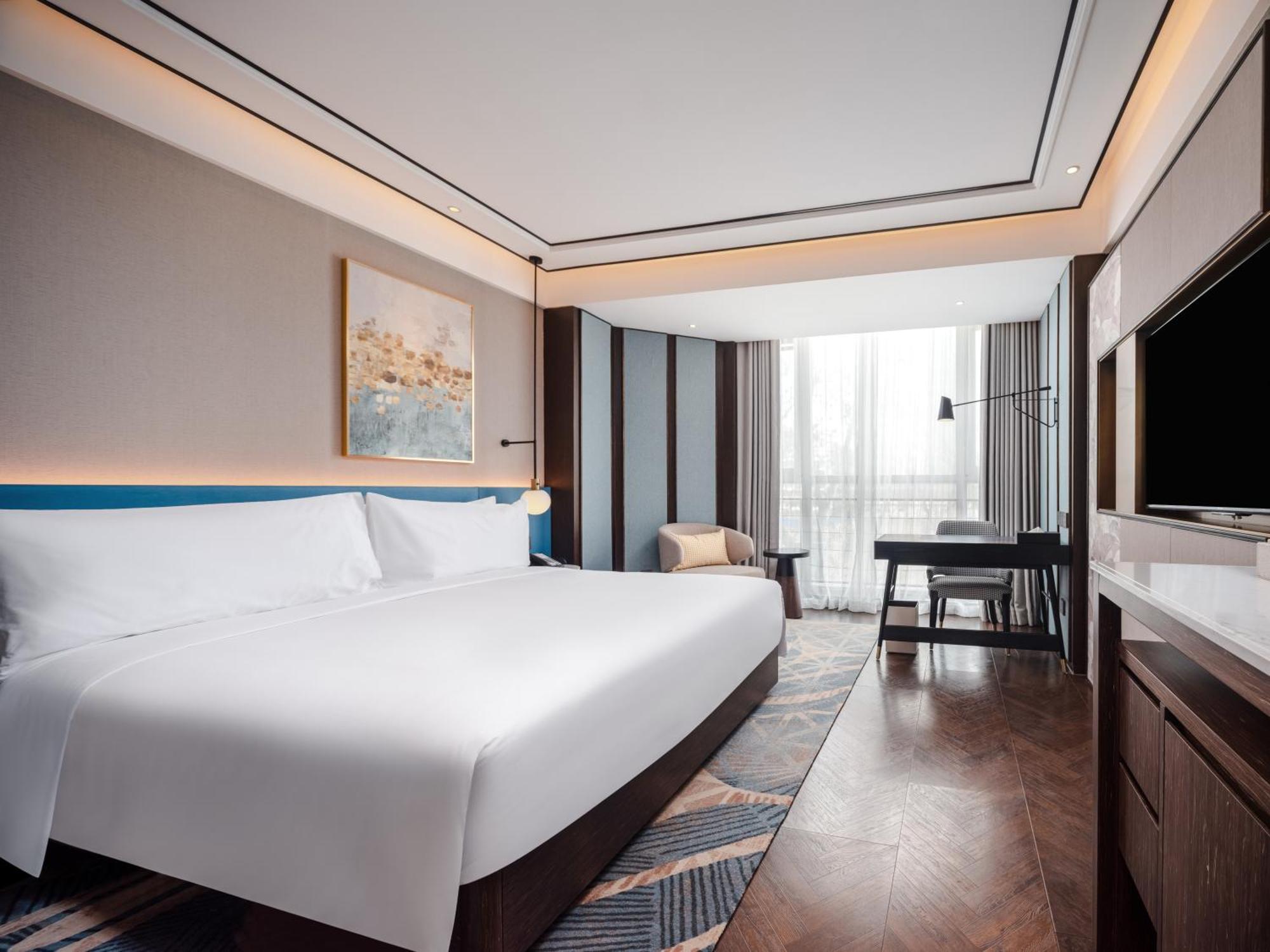 Hilton Garden Inn Beijing Guomao Экстерьер фото