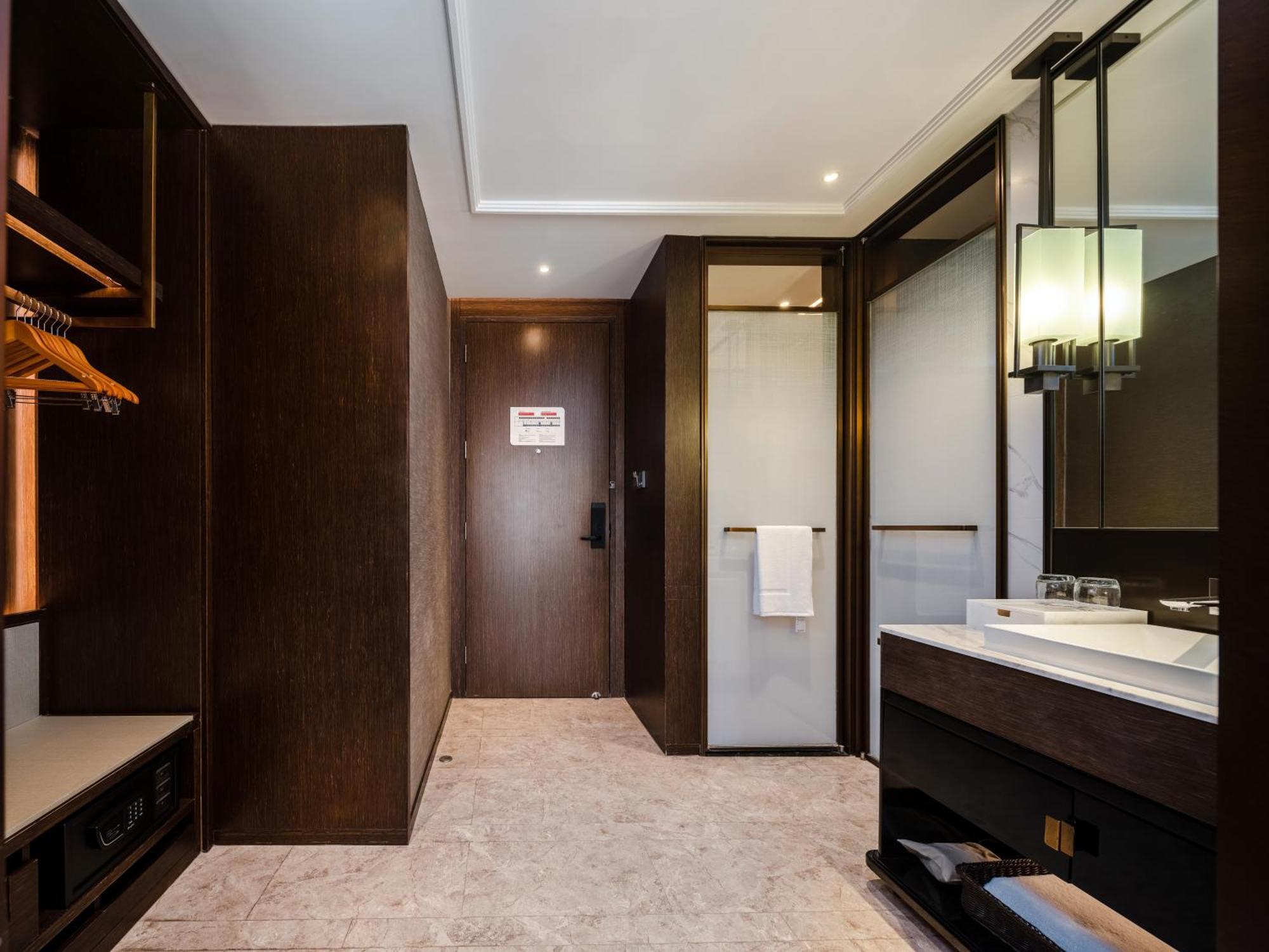 Hilton Garden Inn Beijing Guomao Экстерьер фото