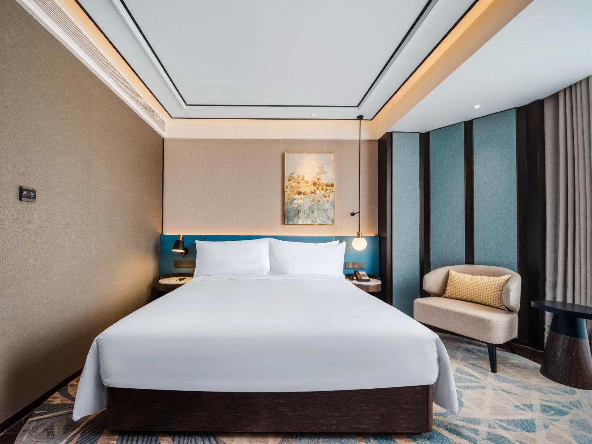Hilton Garden Inn Beijing Guomao Экстерьер фото