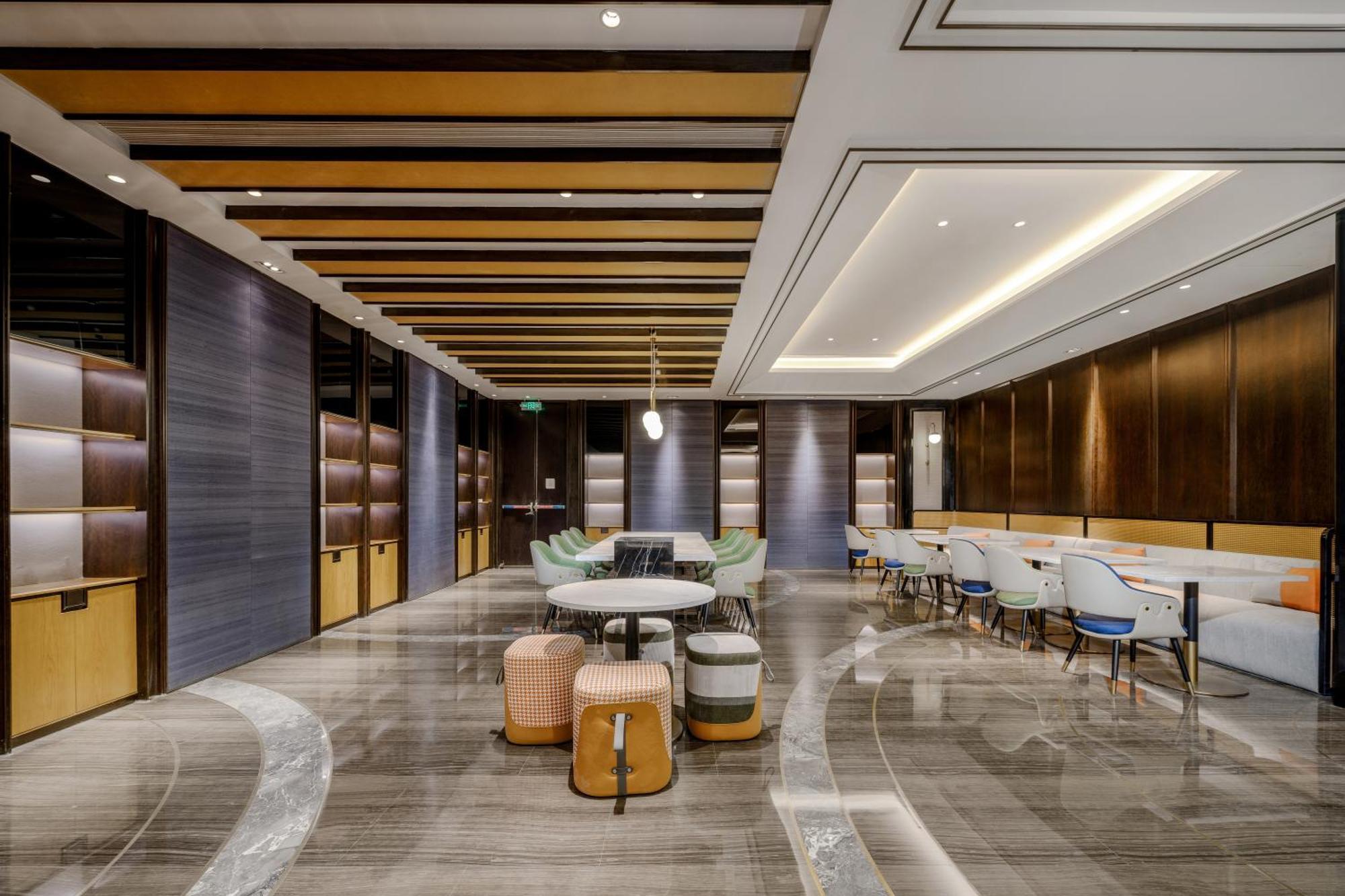 Hilton Garden Inn Beijing Guomao Экстерьер фото
